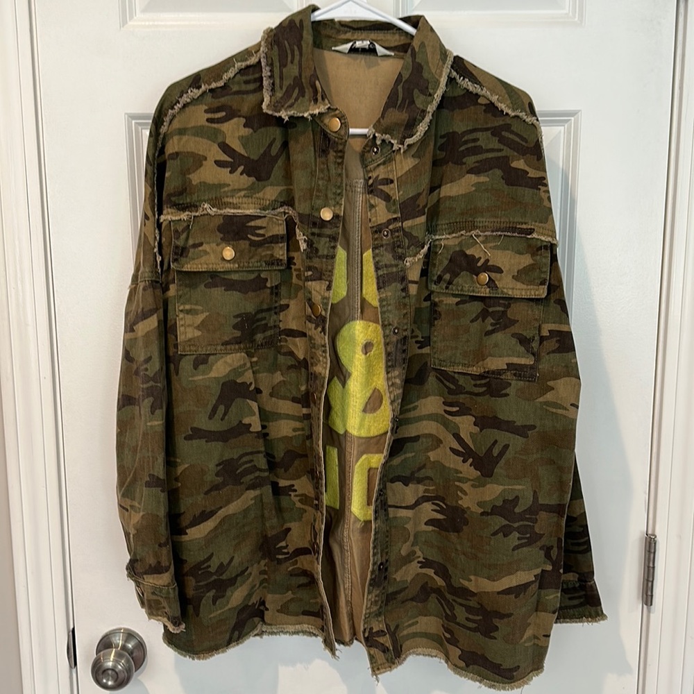 Green camo jacket. Size S.